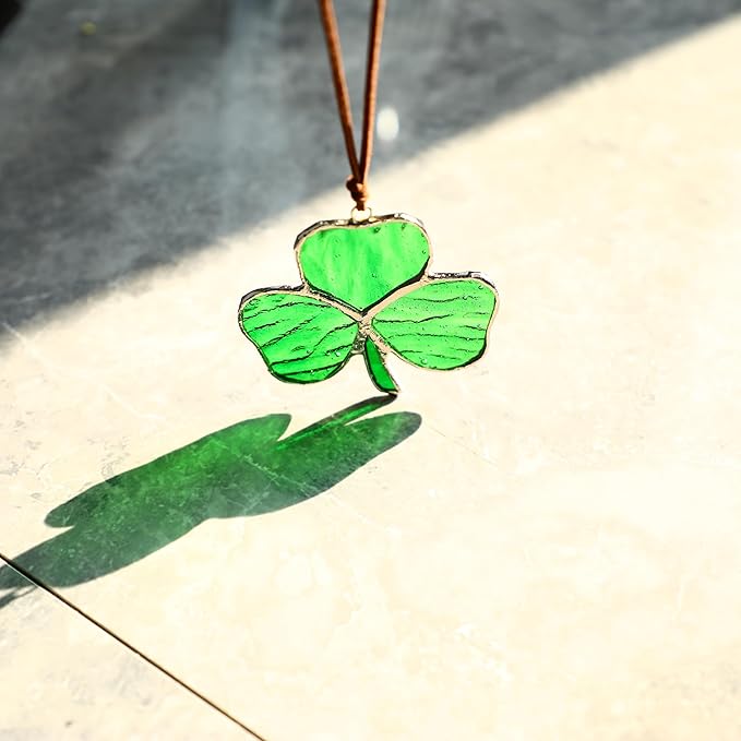 Handmade Stained Glass Clover Suncatcher Glass Panel St. Patrick's Day Christmas Decor for Garden Outdoor Indoor Window Hanging Decoration
