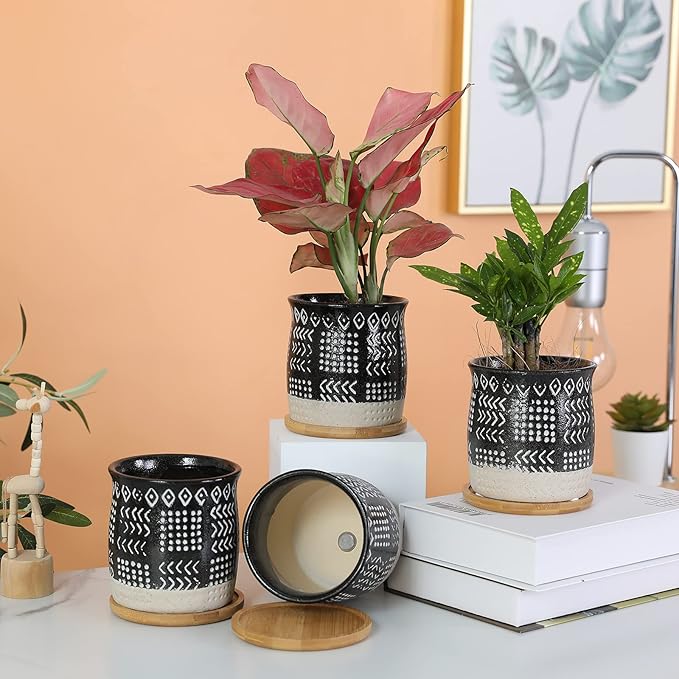 OMAYKEY 4 Inch Ceramic Plant Pot with Tray, Retro Black Small Planters Pots with Drainage Hole & Mesh Pads for Succulent, Indoor Flowers, Snake Plants, Cactus, Herbs, Aloes - 4 Packs