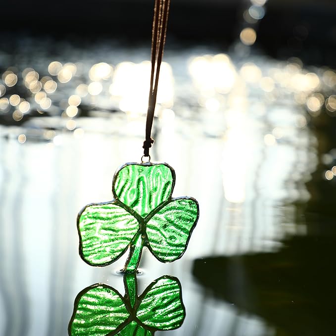 Handmade Stained Glass Clover Suncatcher Glass Panel St. Patrick's Day Christmas Decor for Garden Outdoor Indoor Window Hanging Decoration