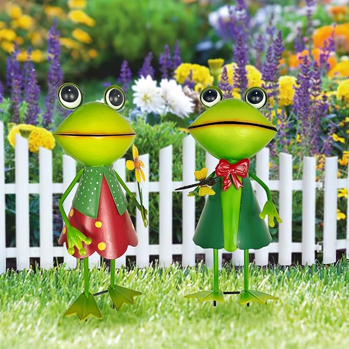 HONGLAND Frog Metal Yard Art - Cute Frogs Garden Decor for Outside - 3D Frog Figurines Outdoor Statues for Lawn Patio Pathway Yard Holiday (with Flower)